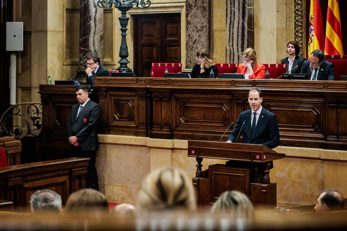 Juan Fernández: “Basta de rendición, basta de chantajes, basta de cesiones, hay que frenar el desguace institucional”